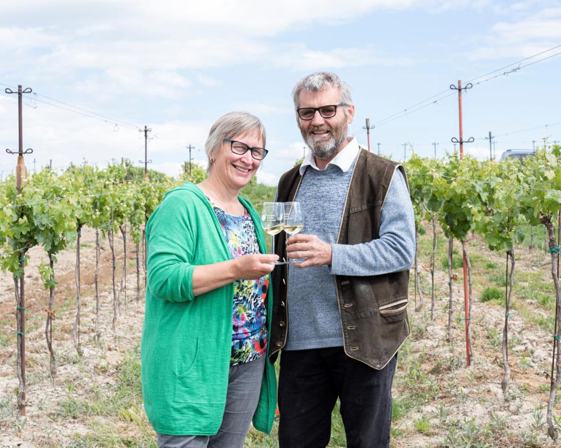 Weingut Zur Schlafmuetze Hotell Herrnbaumgarten Exteriör bild