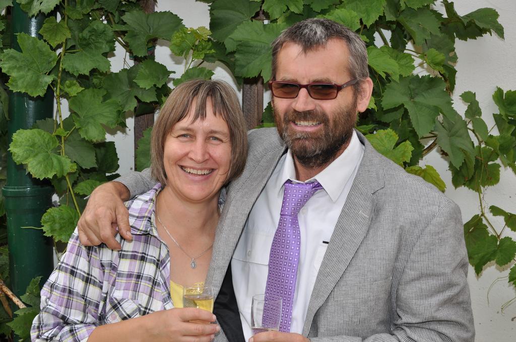 Weingut Zur Schlafmuetze Hotell Herrnbaumgarten Exteriör bild