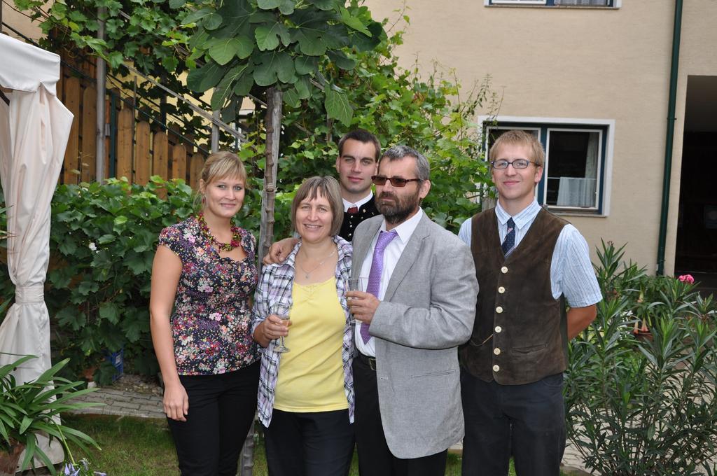 Weingut Zur Schlafmuetze Hotell Herrnbaumgarten Exteriör bild