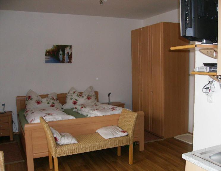 Weingut Zur Schlafmuetze Hotell Herrnbaumgarten Rum bild