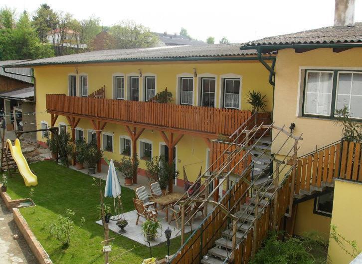 Weingut Zur Schlafmuetze Hotell Herrnbaumgarten Exteriör bild