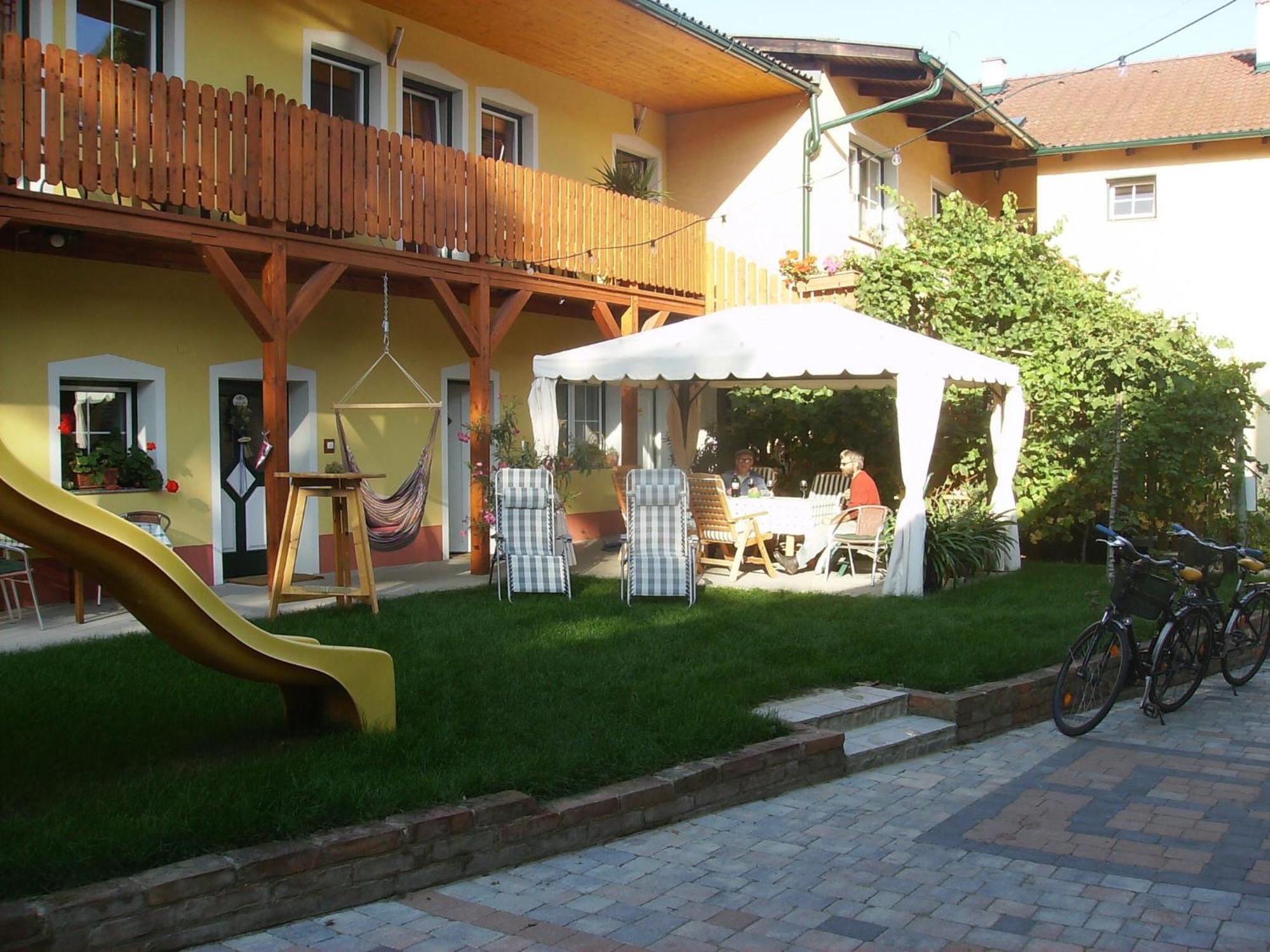 Weingut Zur Schlafmuetze Hotell Herrnbaumgarten Exteriör bild